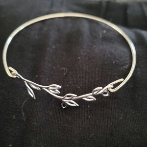 Elegant Silver Leaf Bangle Bracelet